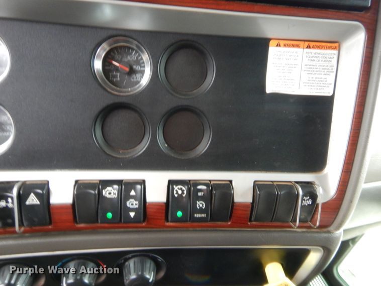 image for item HW9333 2007 Kenworth T800  dump truck