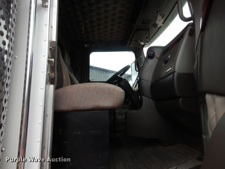 image for item HW9333 2007 Kenworth T800  dump truck