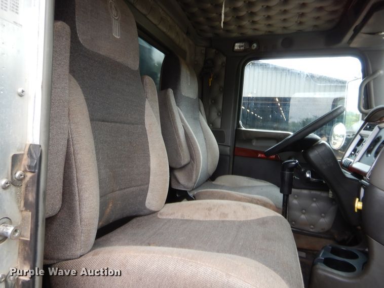 image for item HW9333 2007 Kenworth T800  dump truck