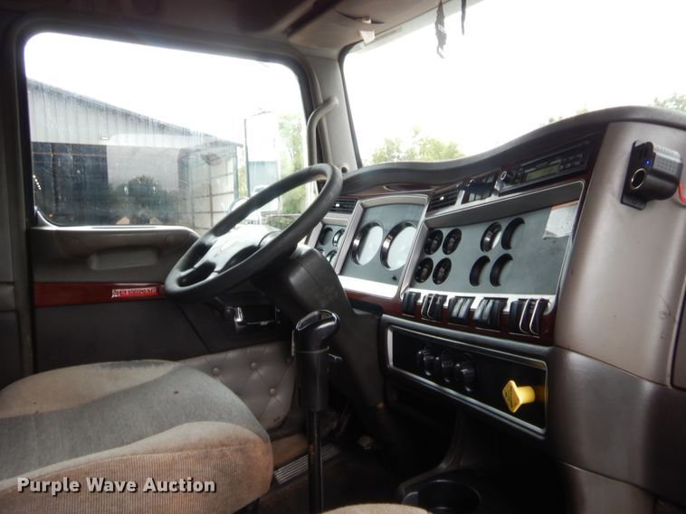 image for item HW9333 2007 Kenworth T800  dump truck