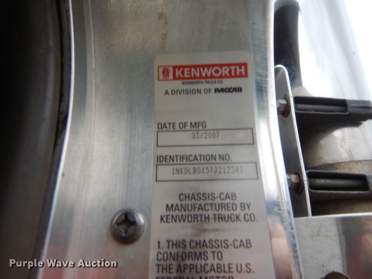 image for item HW9333 2007 Kenworth T800  dump truck