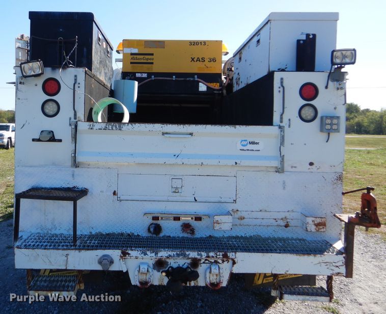 image for item HX9000 2006 International 4300 utility truck