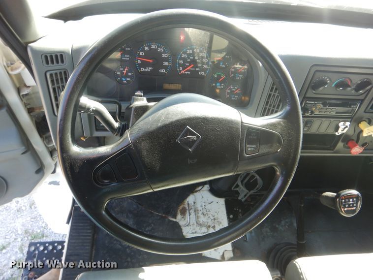 image for item HX9000 2006 International 4300 utility truck