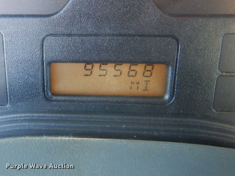 image for item HX9000 2006 International 4300 utility truck