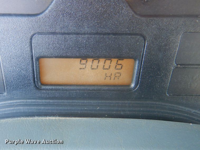 image for item HX9000 2006 International 4300 utility truck