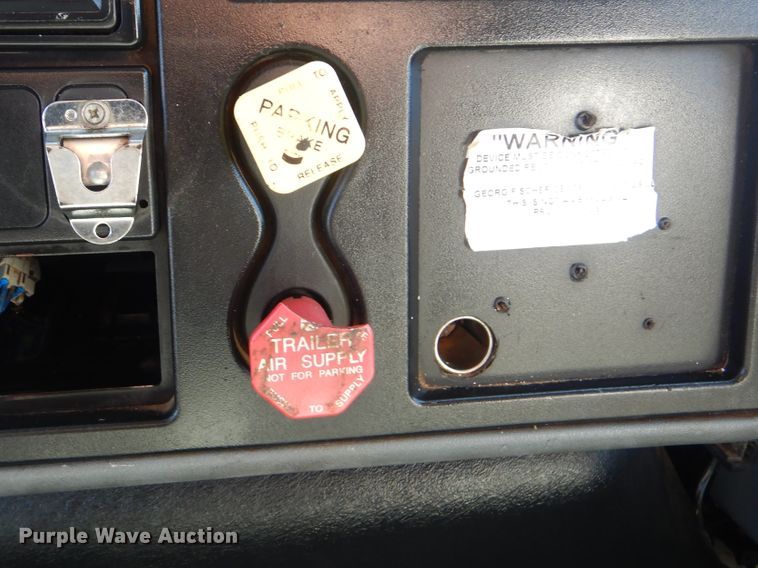 image for item HX9000 2006 International 4300 utility truck