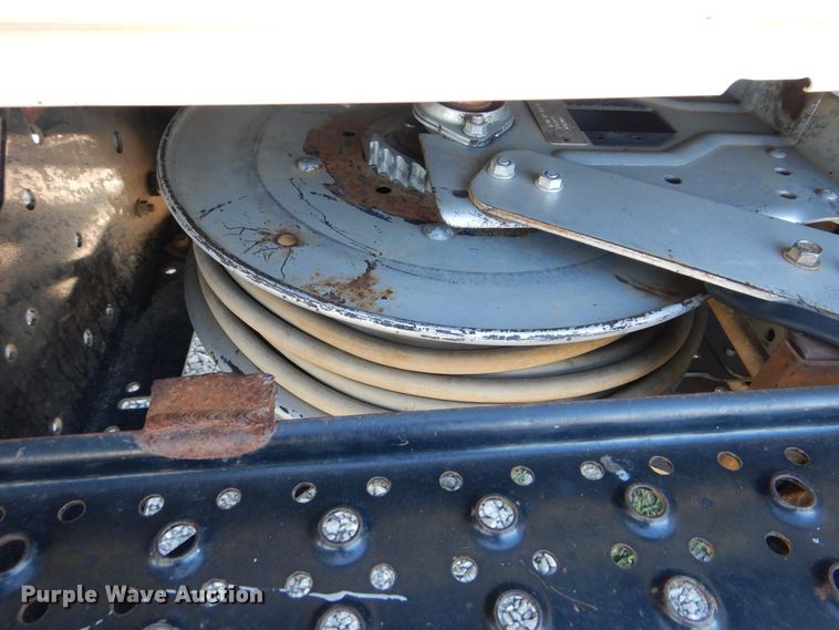 image for item HX9000 2006 International 4300 utility truck