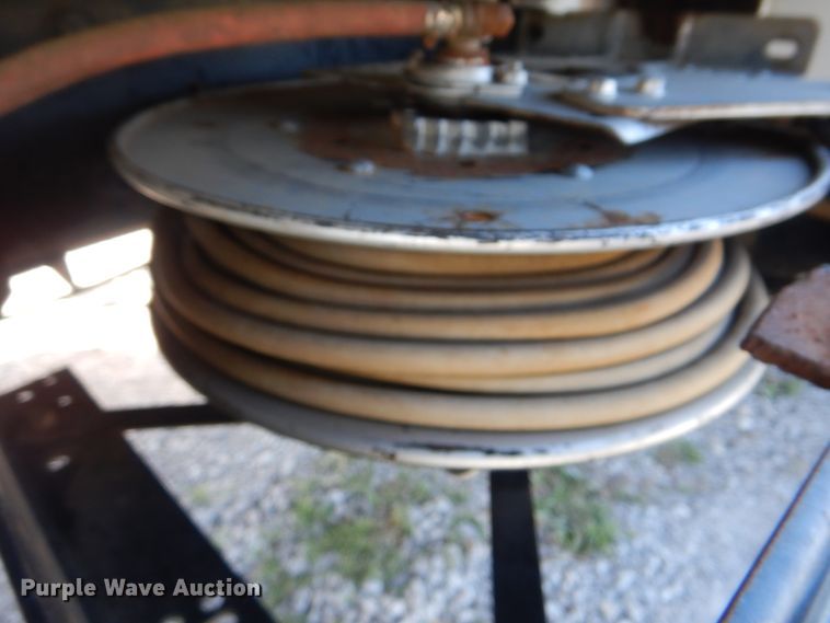 image for item HX9000 2006 International 4300 utility truck