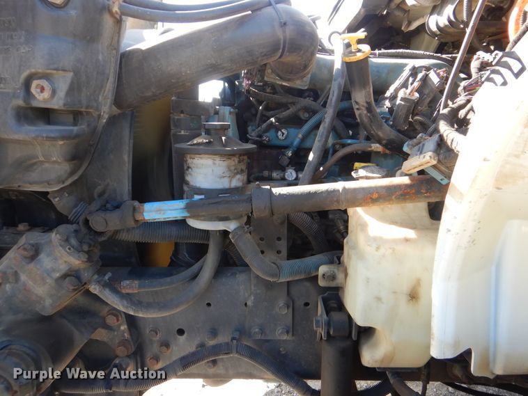 image for item HX9000 2006 International 4300 utility truck