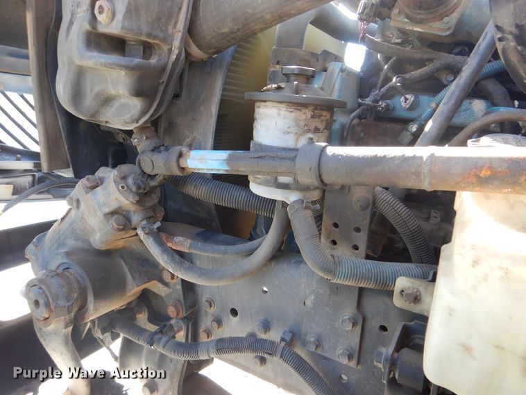 image for item HX9000 2006 International 4300 utility truck