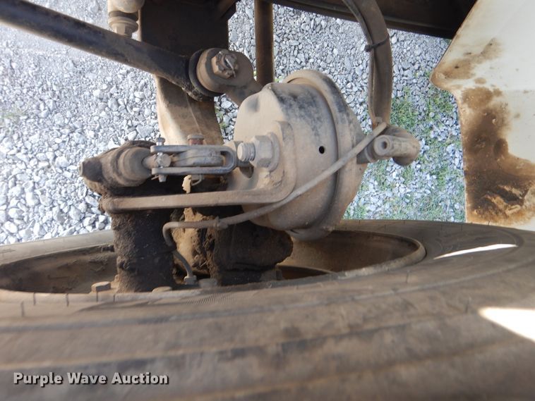 image for item HX9000 2006 International 4300 utility truck