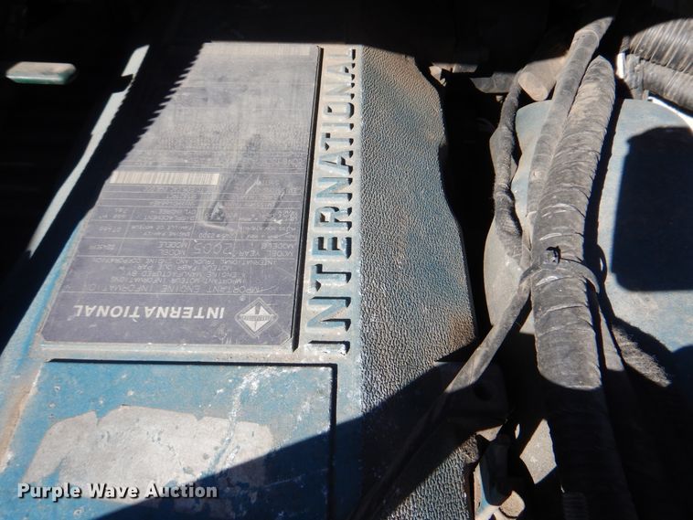 image for item HX9000 2006 International 4300 utility truck