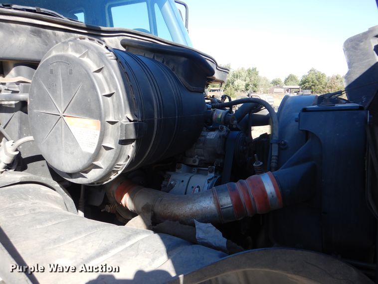 image for item HX9000 2006 International 4300 utility truck