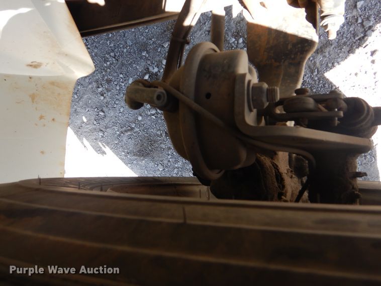 image for item HX9000 2006 International 4300 utility truck