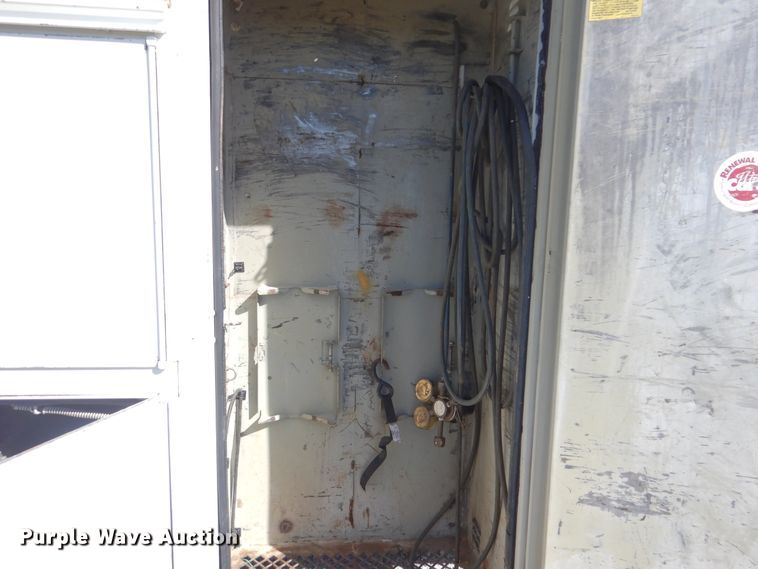 image for item HX9000 2006 International 4300 utility truck