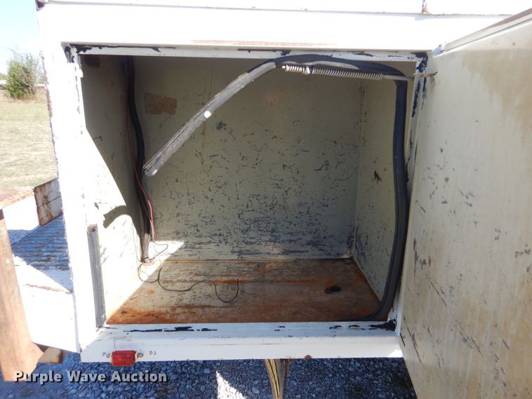 image for item HX9000 2006 International 4300 utility truck