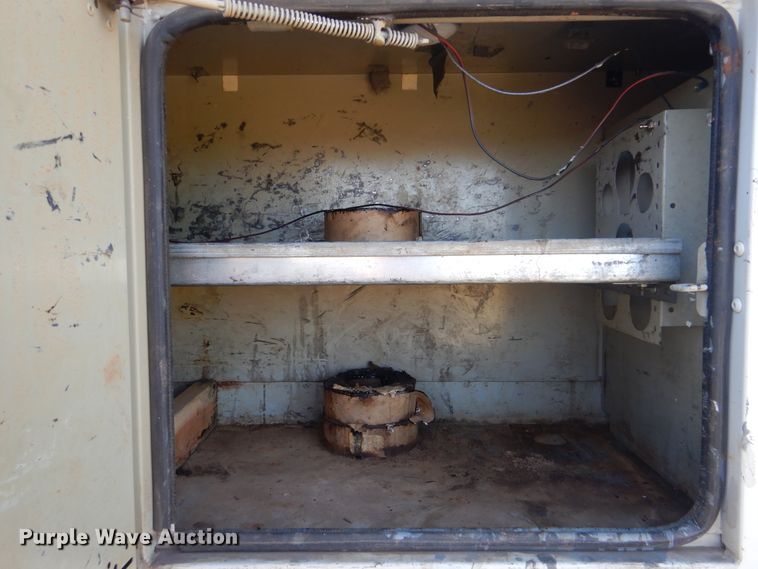 image for item HX9000 2006 International 4300 utility truck