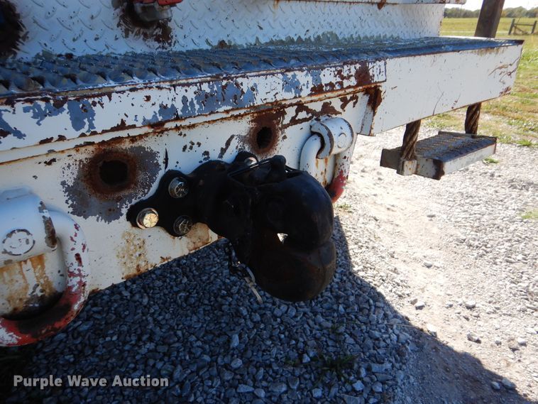 image for item HX9000 2006 International 4300 utility truck