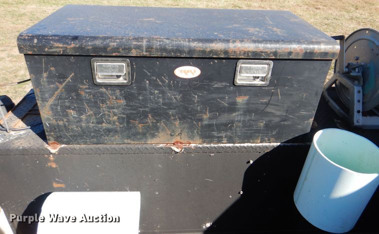 image for item HX9000 2006 International 4300 utility truck