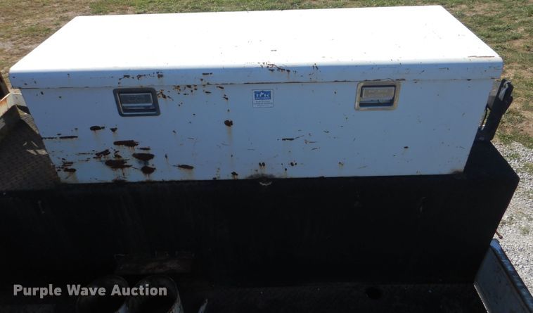 image for item HX9000 2006 International 4300 utility truck