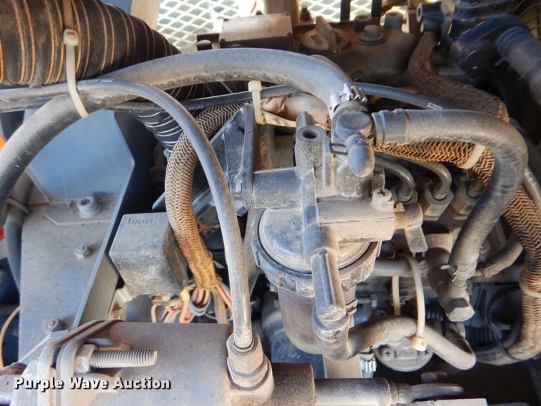 image for item HX9000 2006 International 4300 utility truck