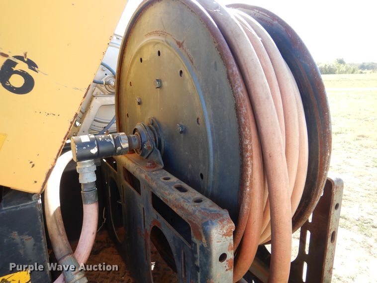 image for item HX9000 2006 International 4300 utility truck