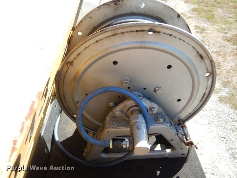 image for item HX9000 2006 International 4300 utility truck