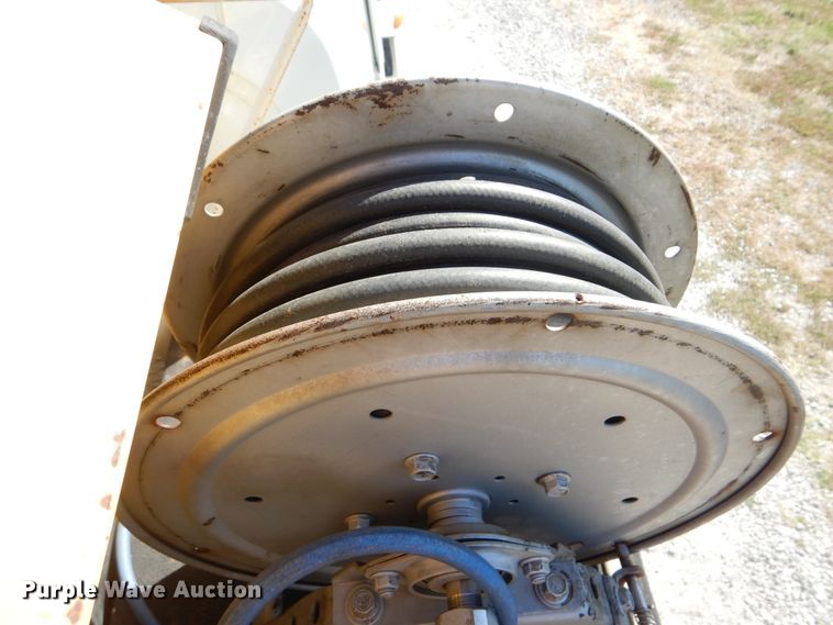 image for item HX9000 2006 International 4300 utility truck