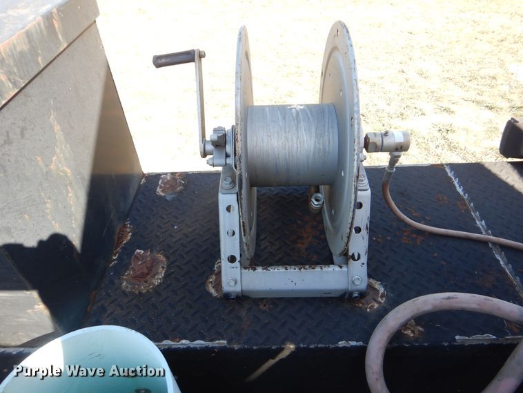 image for item HX9000 2006 International 4300 utility truck