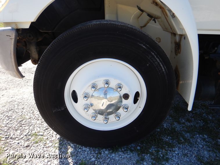 image for item HX9000 2006 International 4300 utility truck