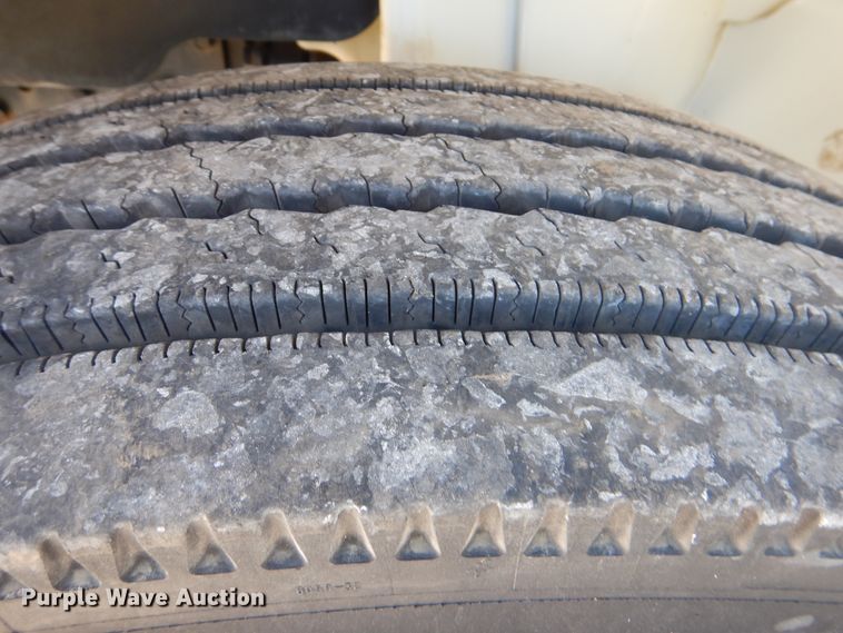 image for item HX9000 2006 International 4300 utility truck