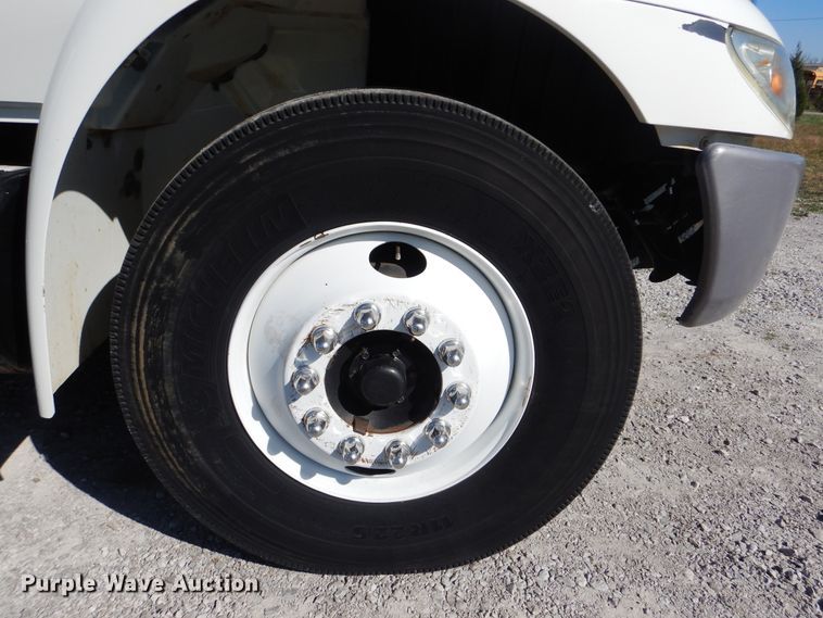 image for item HX9000 2006 International 4300 utility truck