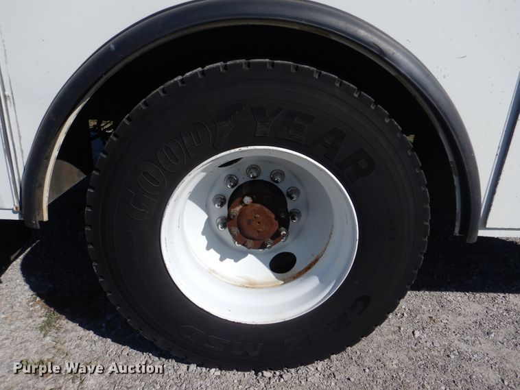 image for item HX9000 2006 International 4300 utility truck