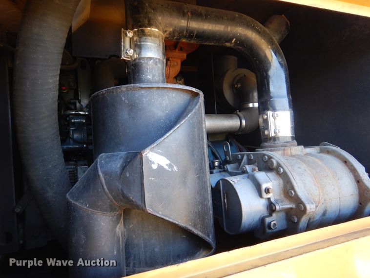 image for item HX9002 2016 Freightliner M2 106  vacuum truck