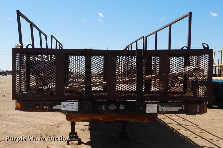 image for item DD0266 1996 Lufkin flatbed trailer