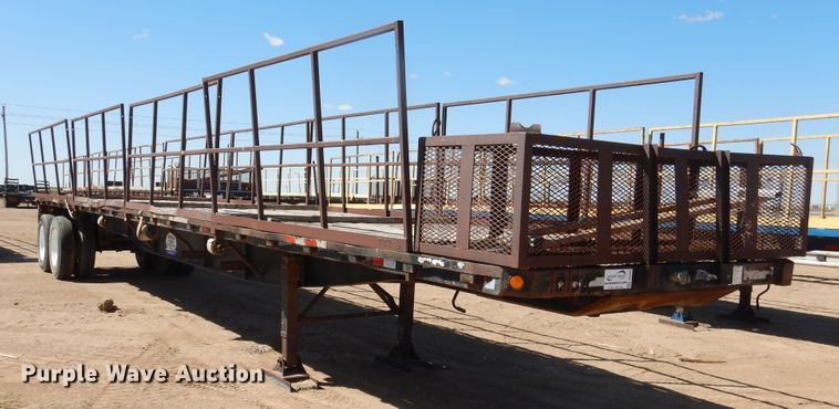image for item DD0266 1996 Lufkin flatbed trailer
