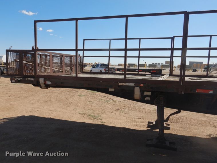 image for item DD0266 1996 Lufkin flatbed trailer