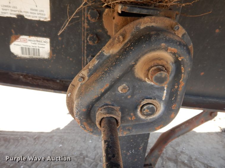 image for item DD0266 1996 Lufkin flatbed trailer