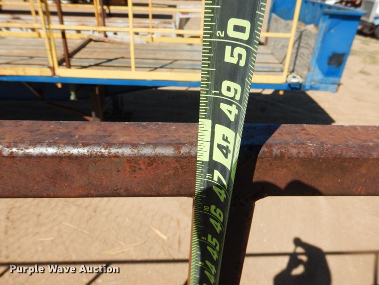 image for item DD0266 1996 Lufkin flatbed trailer