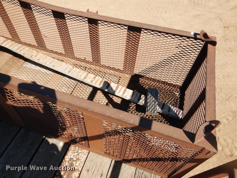 image for item DD0266 1996 Lufkin flatbed trailer