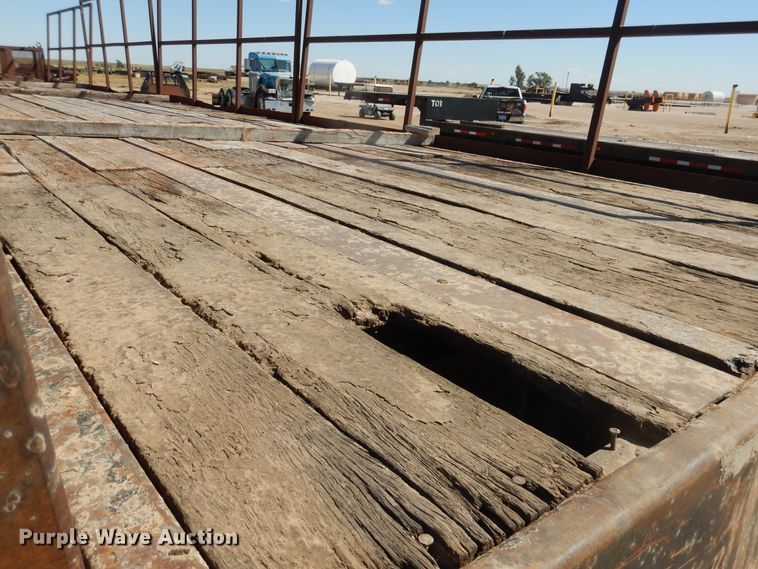 image for item DD0266 1996 Lufkin flatbed trailer