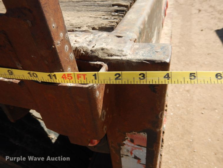 image for item DD0266 1996 Lufkin flatbed trailer