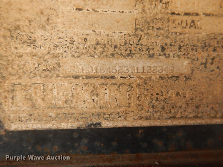 image for item DD0266 1996 Lufkin flatbed trailer