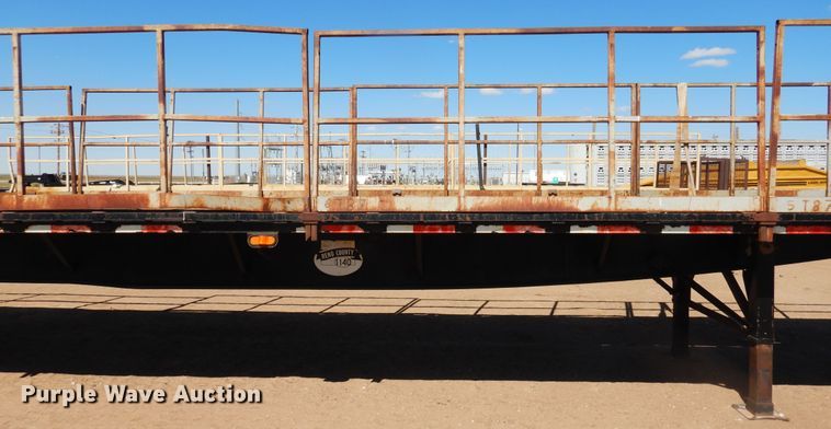 image for item DD0267 2000 Great Dane flatbed trailer