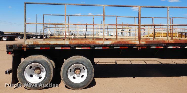 image for item DD0267 2000 Great Dane flatbed trailer