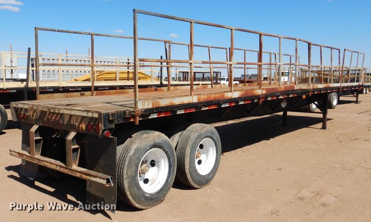 image for item DD0267 2000 Great Dane flatbed trailer