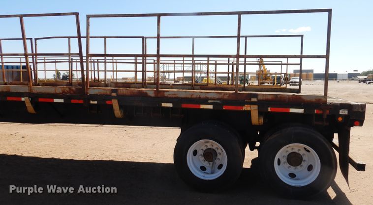 image for item DD0267 2000 Great Dane flatbed trailer