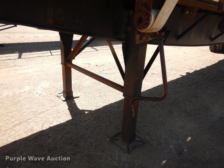 image for item DD0267 2000 Great Dane flatbed trailer