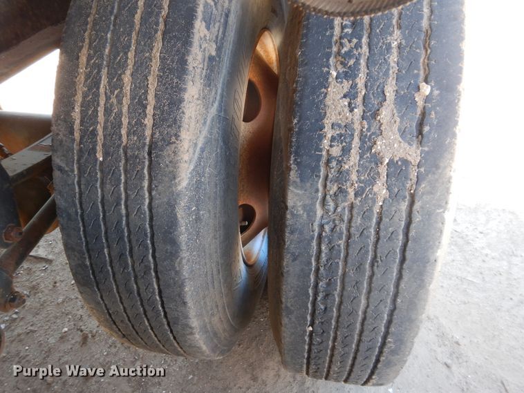 image for item DD0267 2000 Great Dane flatbed trailer