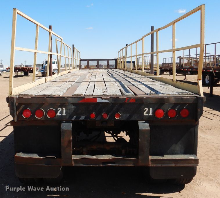 image for item DD0268 1996 Great Dane flatbed trailer
